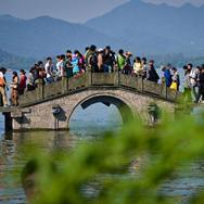 国庆中秋假期进入旅游预订高峰 价格较平稳
